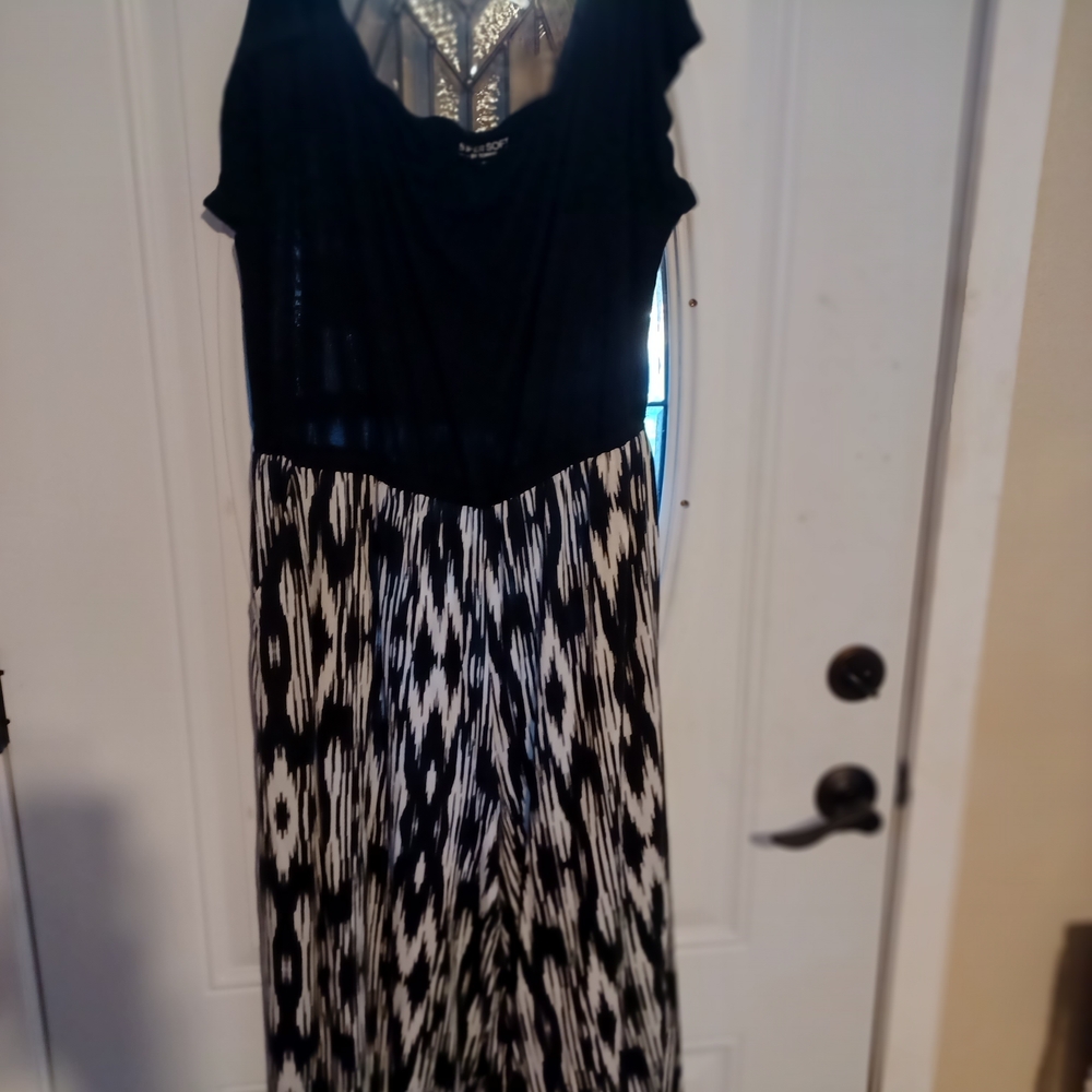 Torrid Black and White Jumper